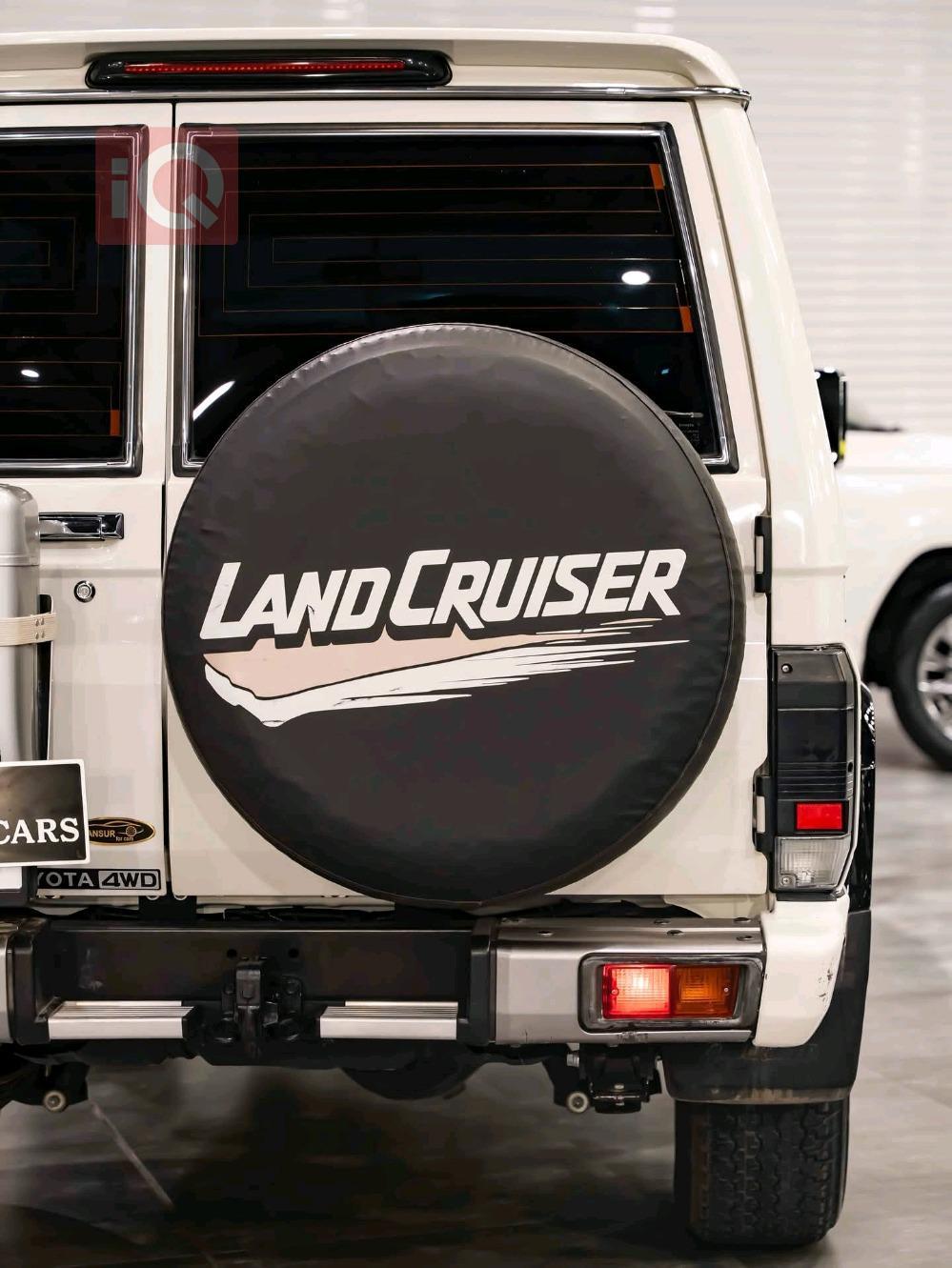 Toyota Land Cruiser 70